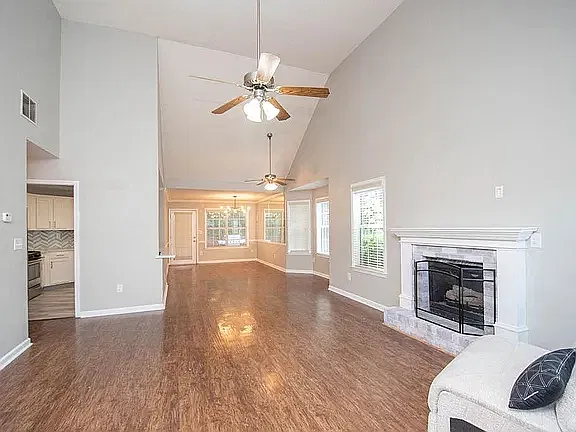 3 bed, 1534 sqft, $2,295 — Photo 4
