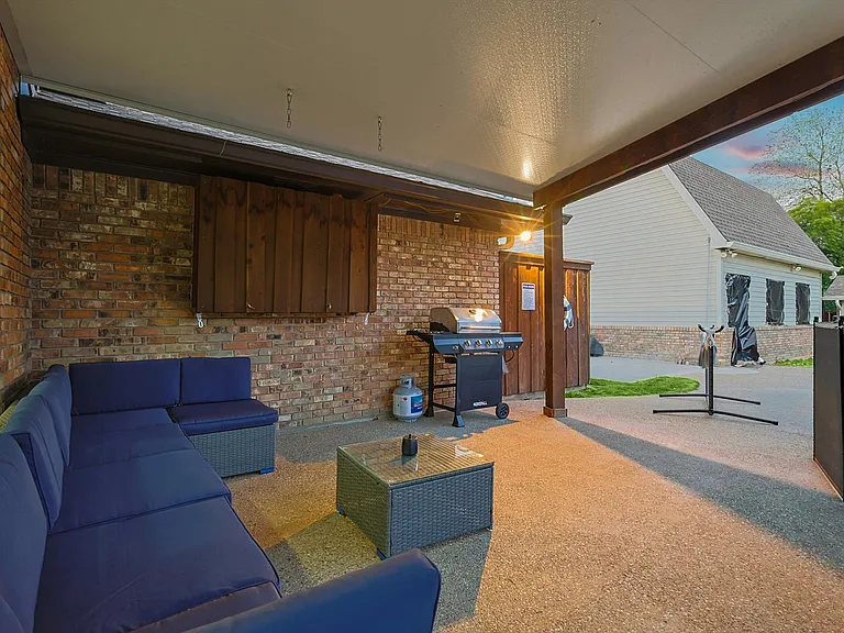 3322 Darby Ln — Photo 93