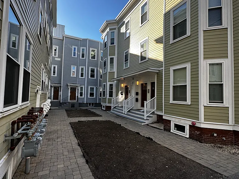 15-2 Marney St — Photo 7