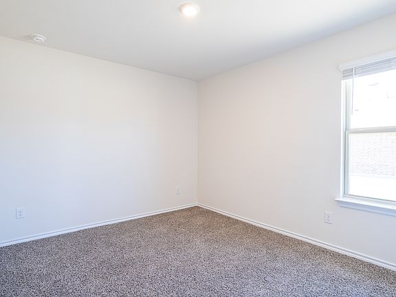 5th image of 1833 Pecan Valley Dr