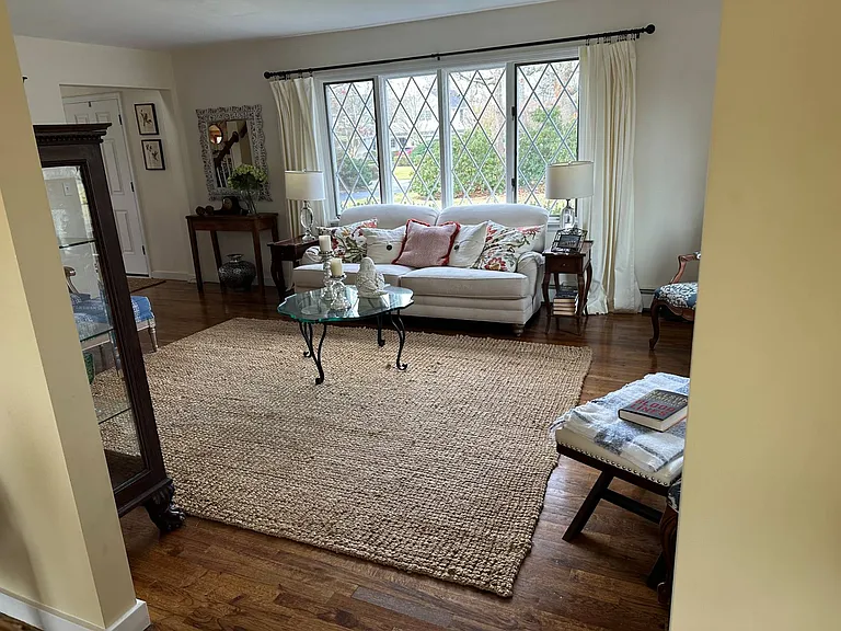 11 Oak Ln — Photo 5