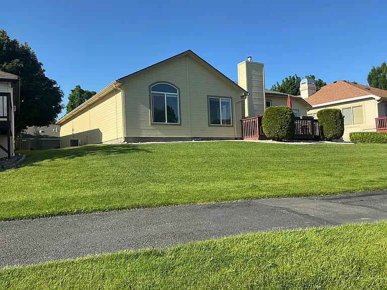 811 Canyon Park Ave — Photo 21