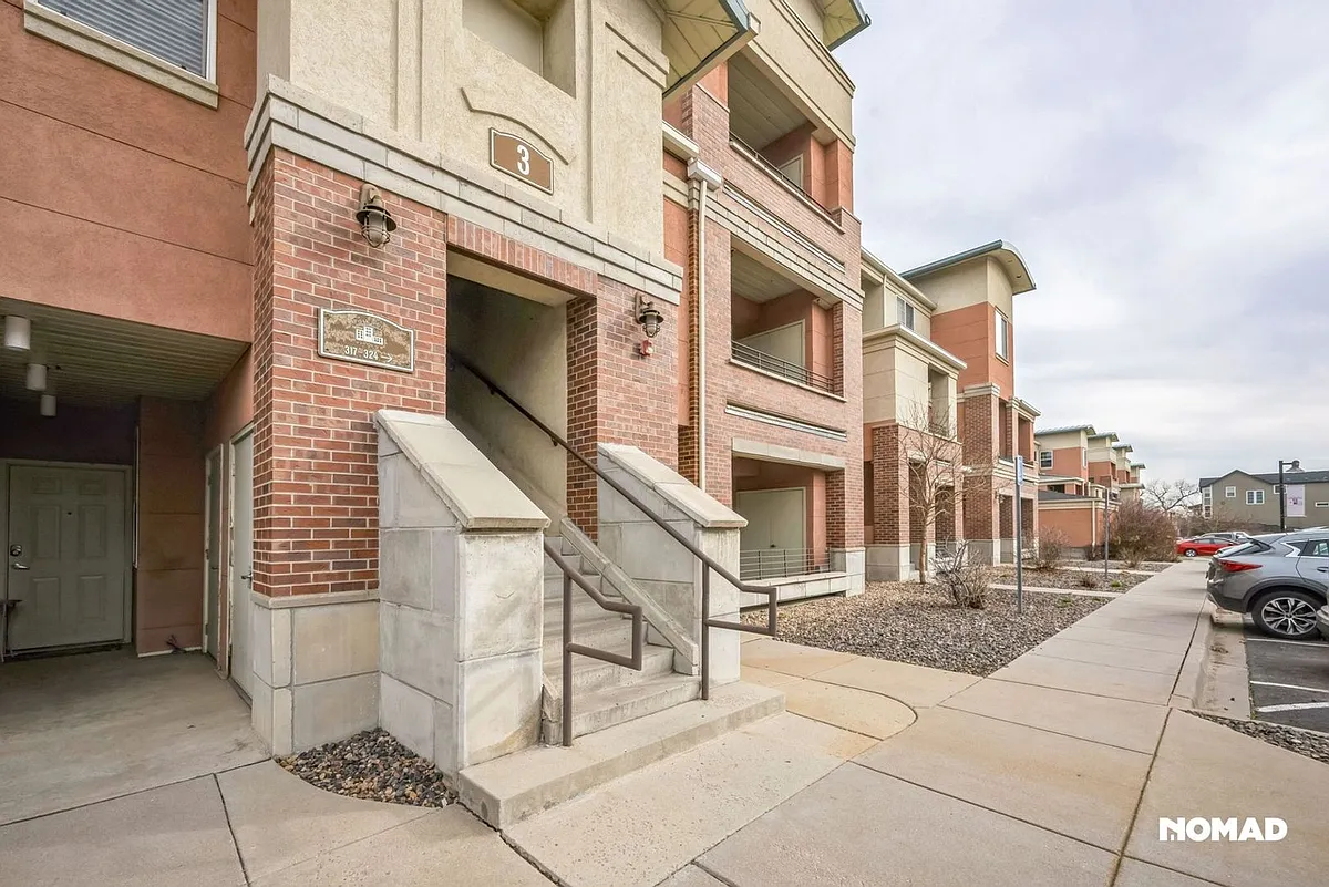 Building Photo - 4100 Albion St #318