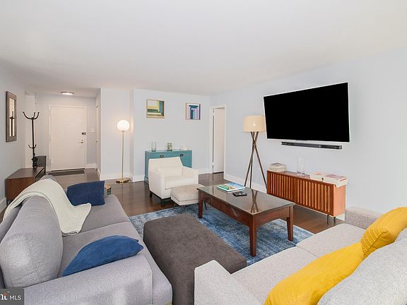 3rd image of 4620 N Park Ave APT 303W
