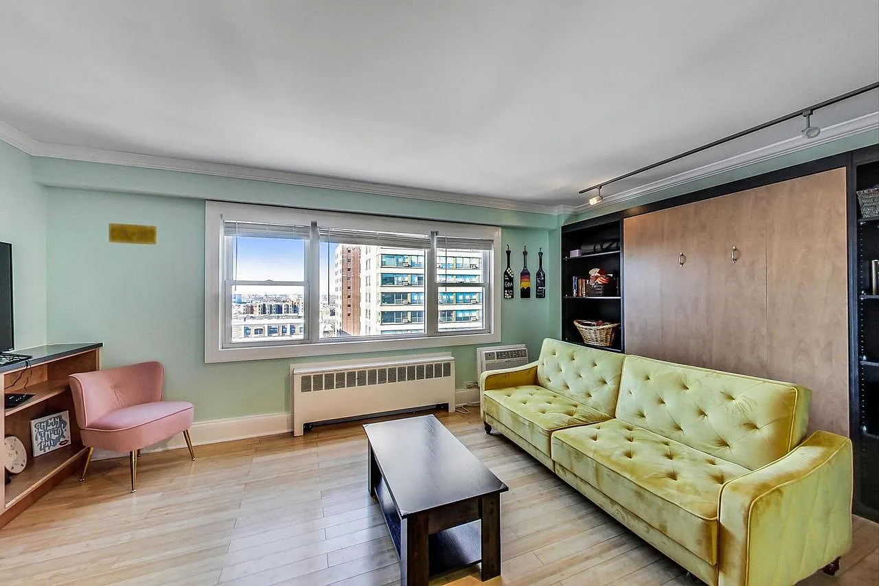 2909 N Sheridan Rd — Photo 4