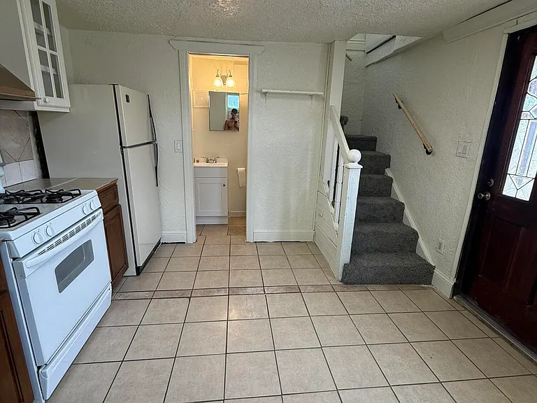 1018 Lakewood Rd #B — Photo 9