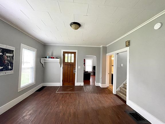 4th image of 66 Groton Ave #2