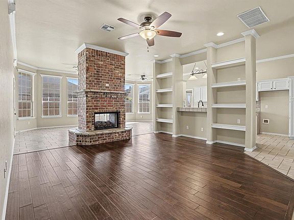 4th image of 1832 Camden Way