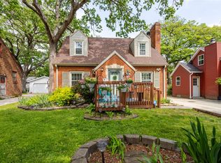 2911 35th St, Des Moines, IA 50310