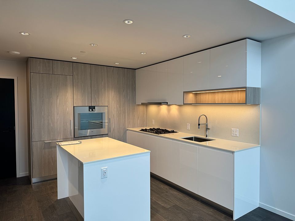 Kitchen + Entrance