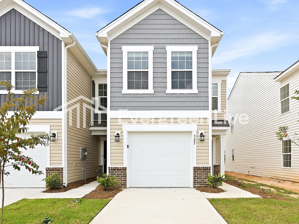 325 Livesey Ln