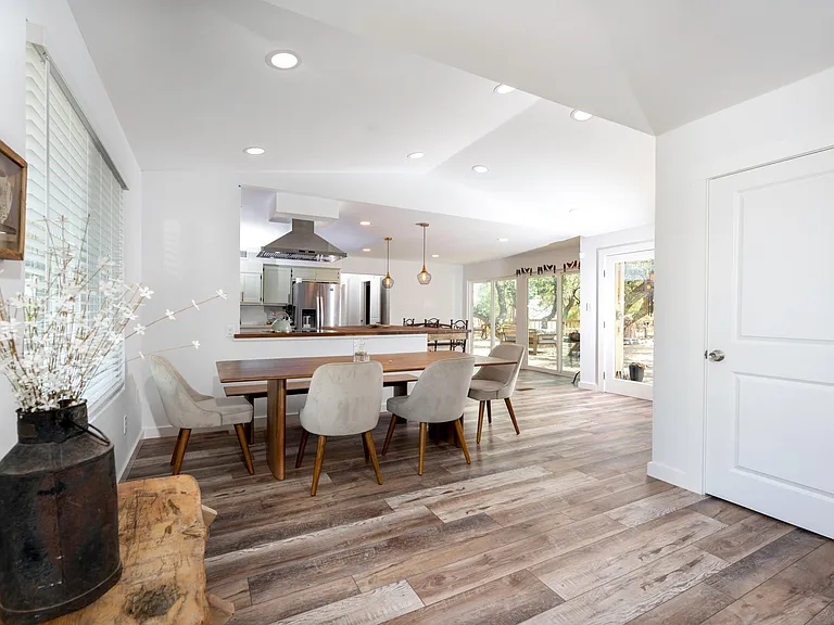 124 S Rainbow Ranch Rd — Photo 16