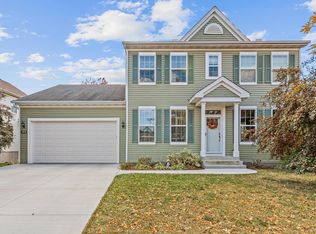 1973 Schoolmaster Dr, Chaska, MN 55318