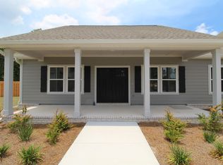 48 Avondale Dr, Crawfordville, FL 32327