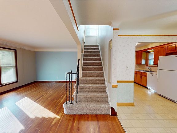 5th image of 1678 Hawthorne Dr