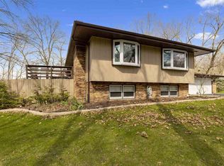 799 Ivy Oaks Dr, Caledonia, IL 61011