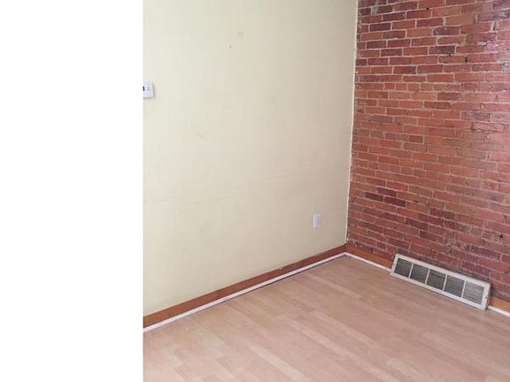 4th image of 1415 Lombard St
