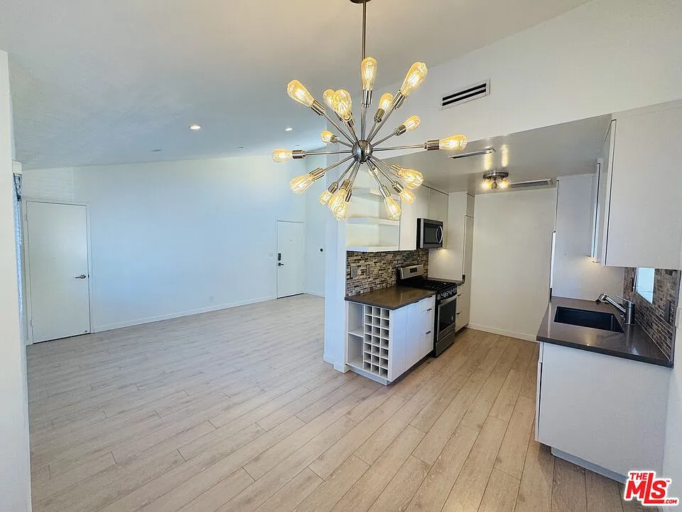 1 bed, 1.0 bath, 650 sqft, $2,795 — Photo 3
