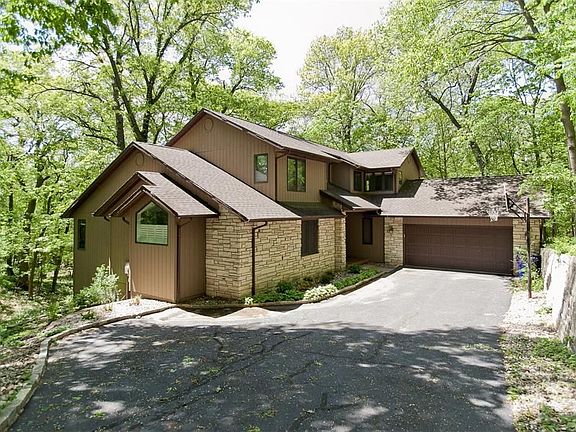 2nd image of 3503 Caribou Ct NE