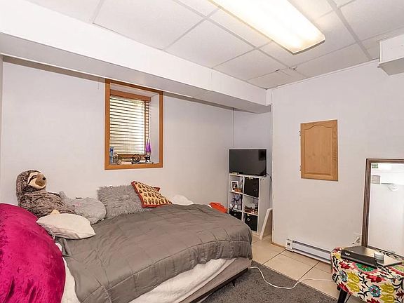 4th image of 2303 Olive St APT 1