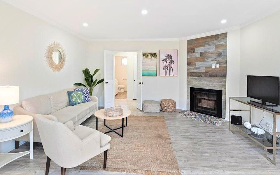 1st image of 914 Lincoln Blvd APT 303