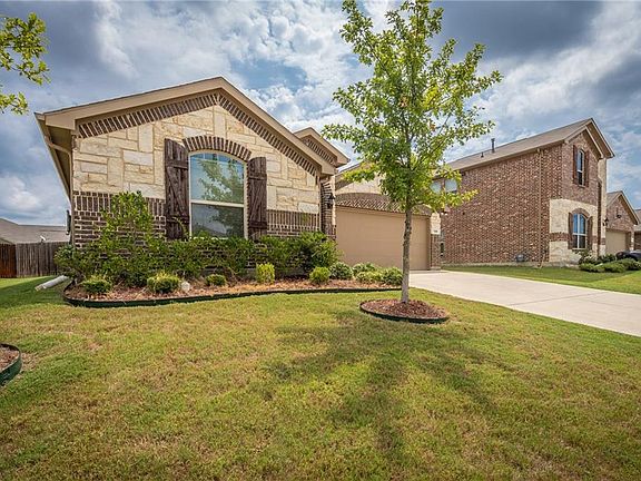 3rd image of 1336 Foxglove Ln