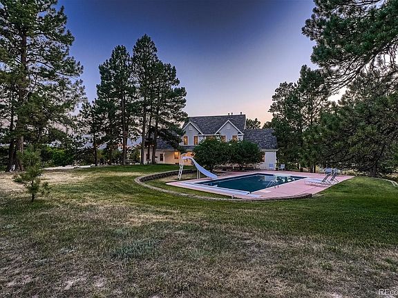 2nd image of 36450 Lynn Circle