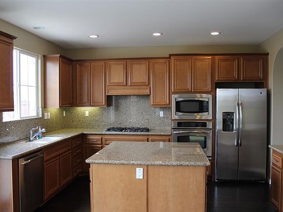 3rd image of 1288 Bellingham Dr