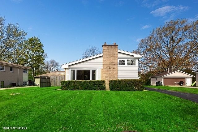 1st image of 518 Lotus Ln