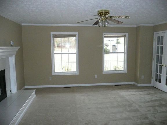 3rd image of 815 Tribble Cove Dr