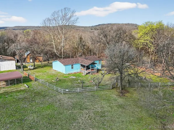 9838 S 4392nd Rd, Locust Grove, OK 74352