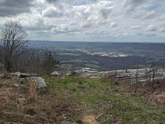 4th image of 17 Scenic Hwy