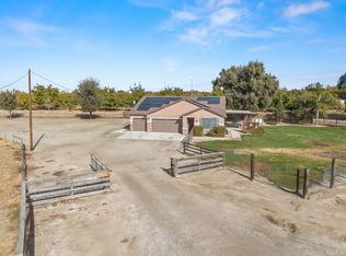 17598 Everett Ave, Laton, CA 93242