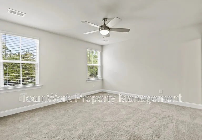 101 Langley Dr #B — Photo 12