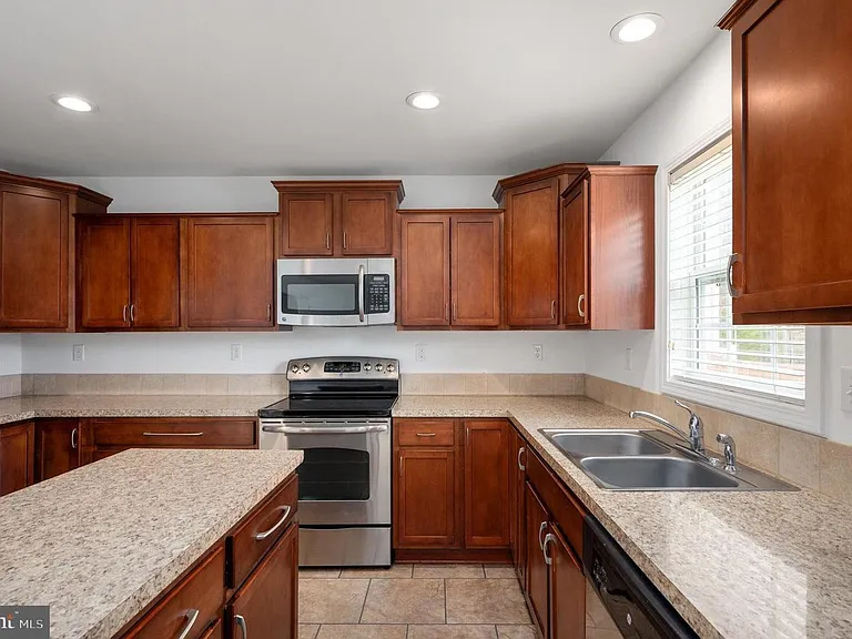 259 Olympic Dr — Photo 10