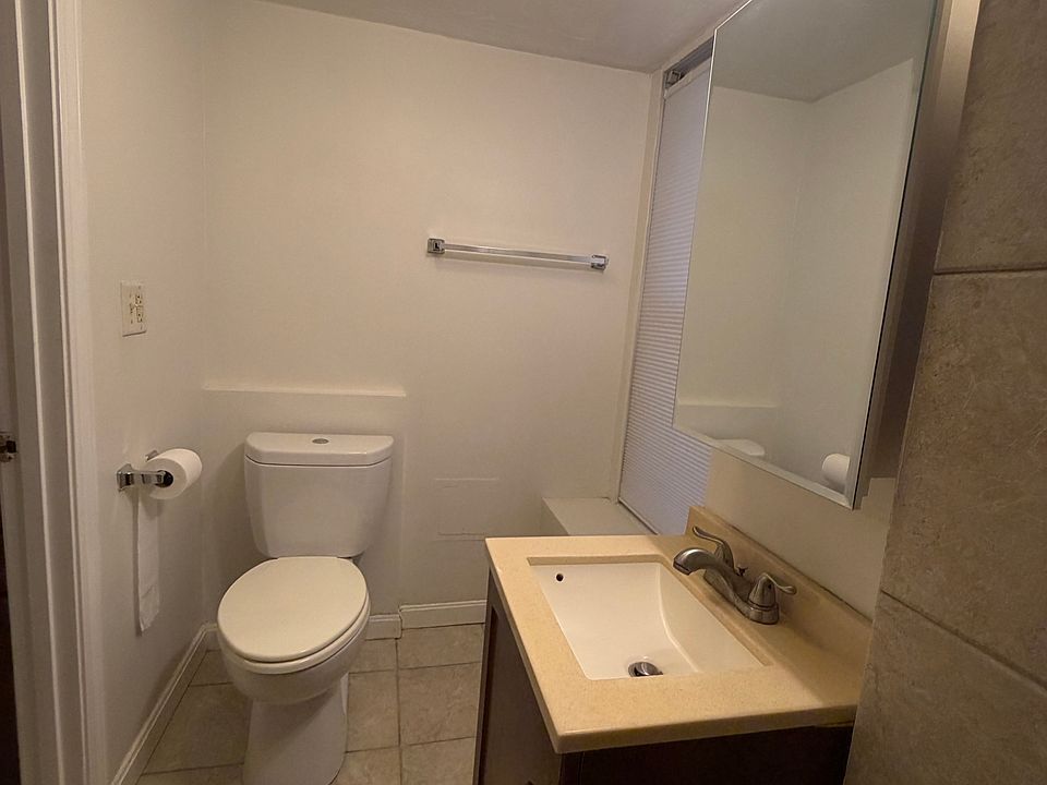 1st image of 27 Fleet St #9B