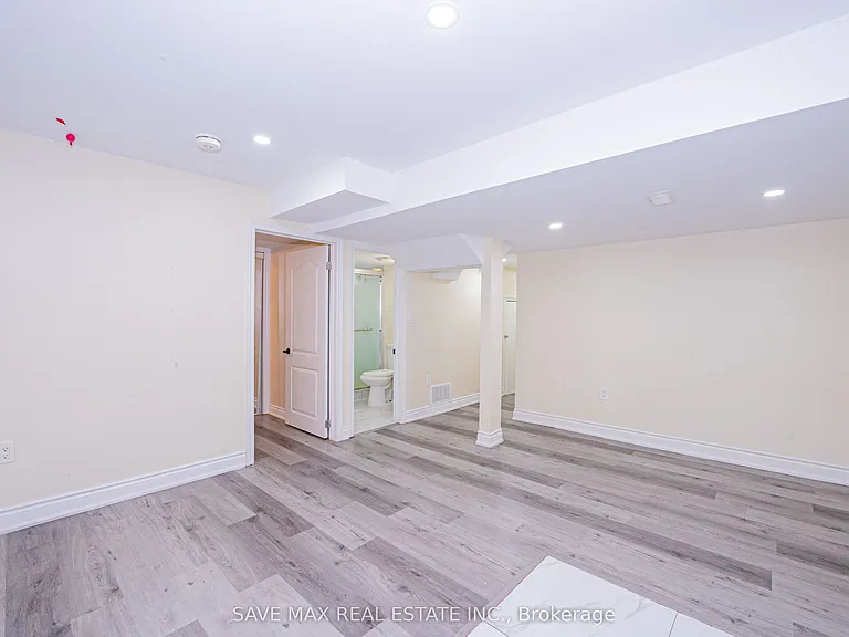 19 Boat St — Photo 11
