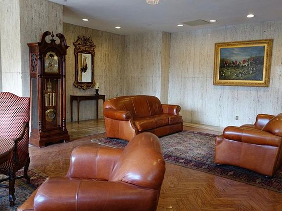 3rd image of 28 Riverside Ave APT 5F