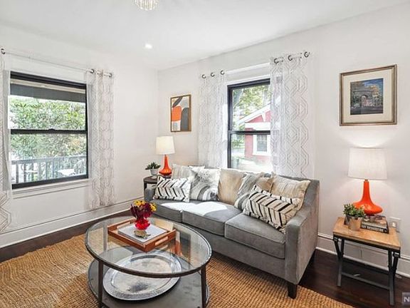 4th image of 7 Laurel Pl