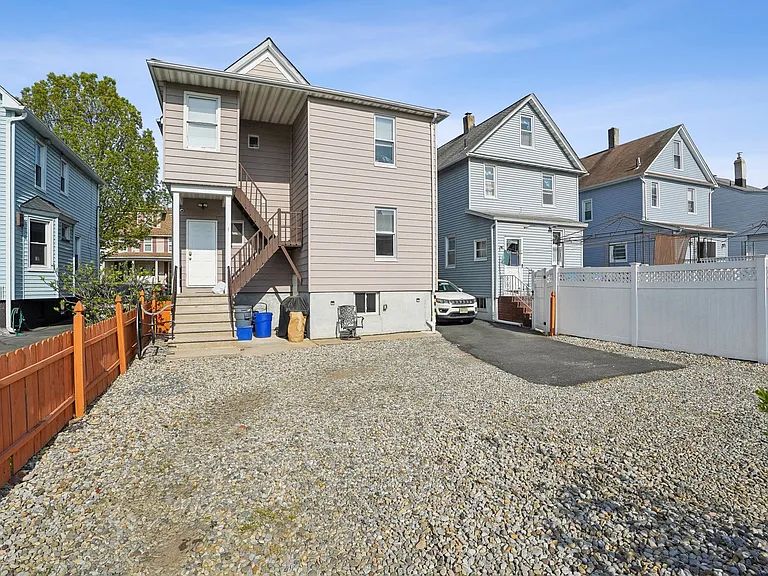124 Dalton St #A — Photo 2