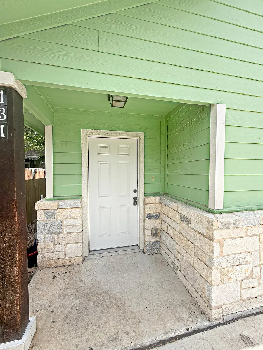 Building Photo - 131 Arizona