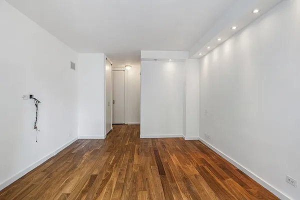 Sold by MYC & Associates, Inc | media 9