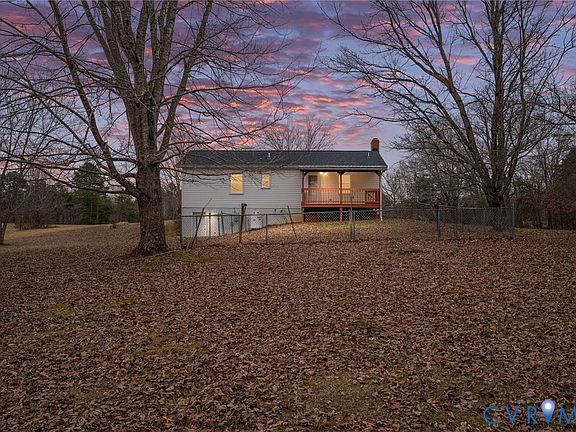 3rd image of 1343 Windyknight Rd