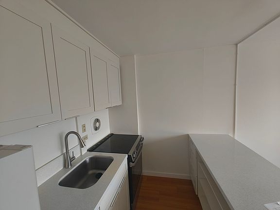 2nd image of 711 Kamuela Ave