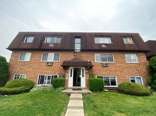 1225 E Woodbury Ln APT 3B, Palatine, IL 60074
