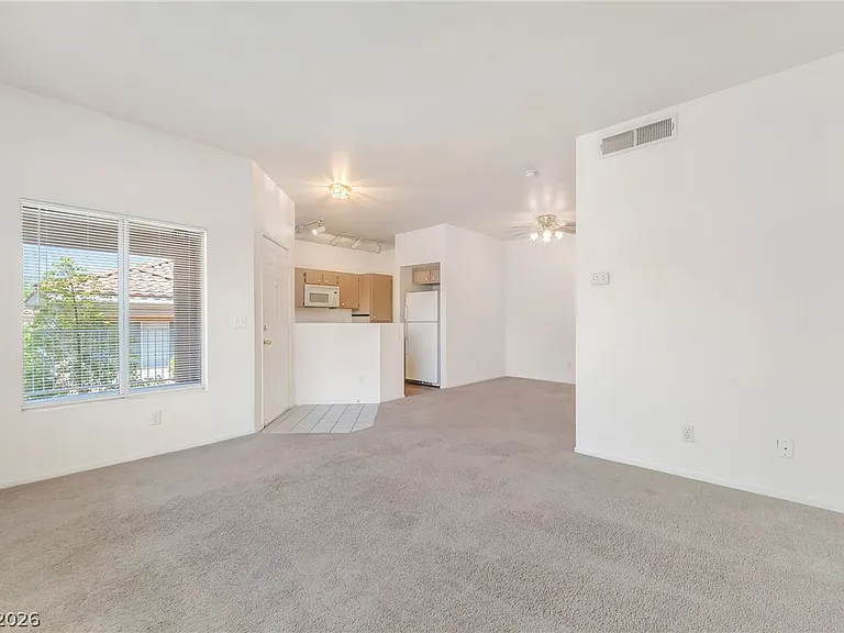 251 S Green Valley Pkwy #3921 — Photo 7