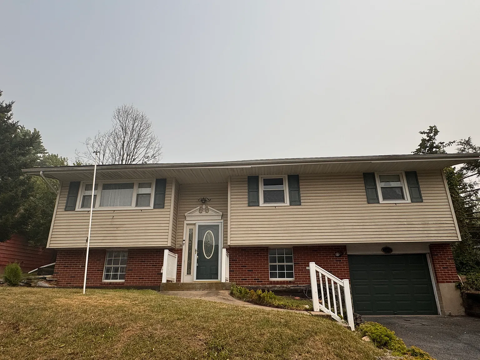5 bed, 1900 sqft, $2,595 — Photo 1