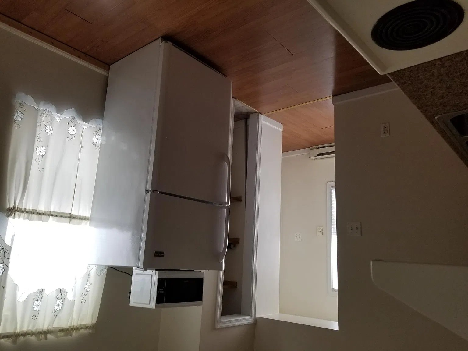 1 bed, 700 sqft, $1,100 — Photo 2