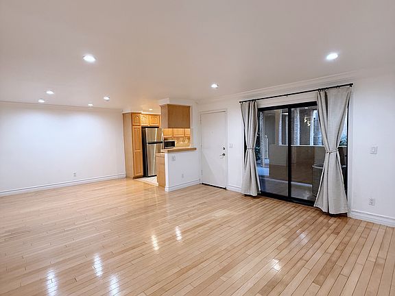4th image of 4161 Hathaway Ave Unit 41
