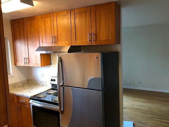 2nd image of 310 Winslow St APT E